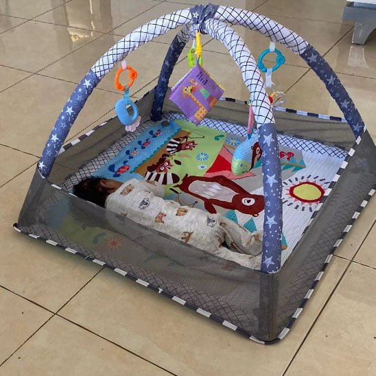 besdodo-tapis-d-veil-babygym-arche-gris-5-jouets image 2