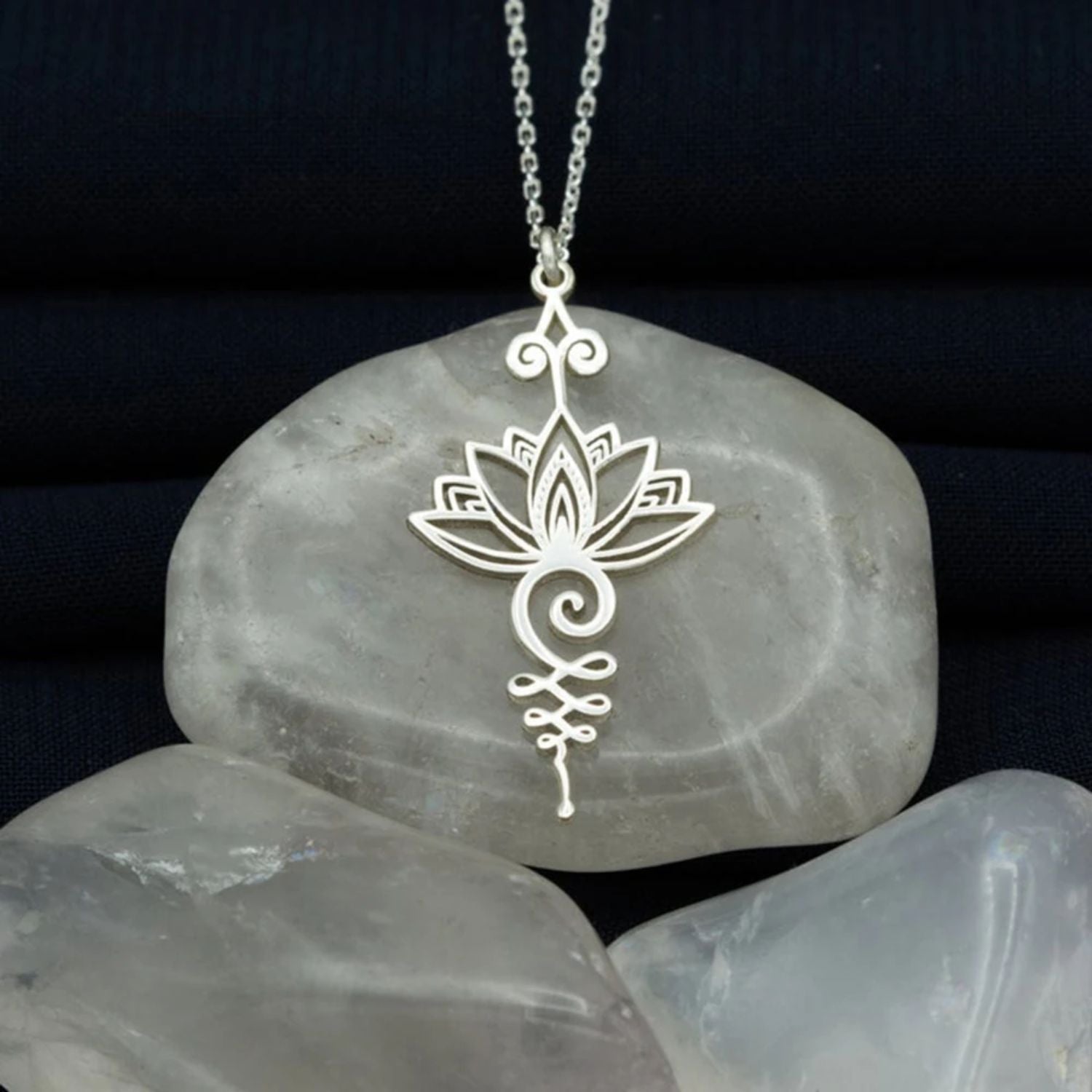 besdodo-nymphaea-pendentif-collier-lotus-dor-maman image 3