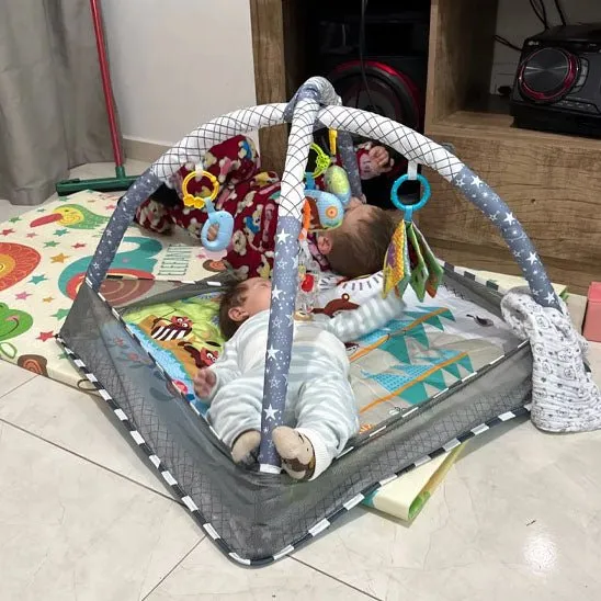 besdodo-tapis-d-veil-babygym-arche-gris-5-jouets image 1