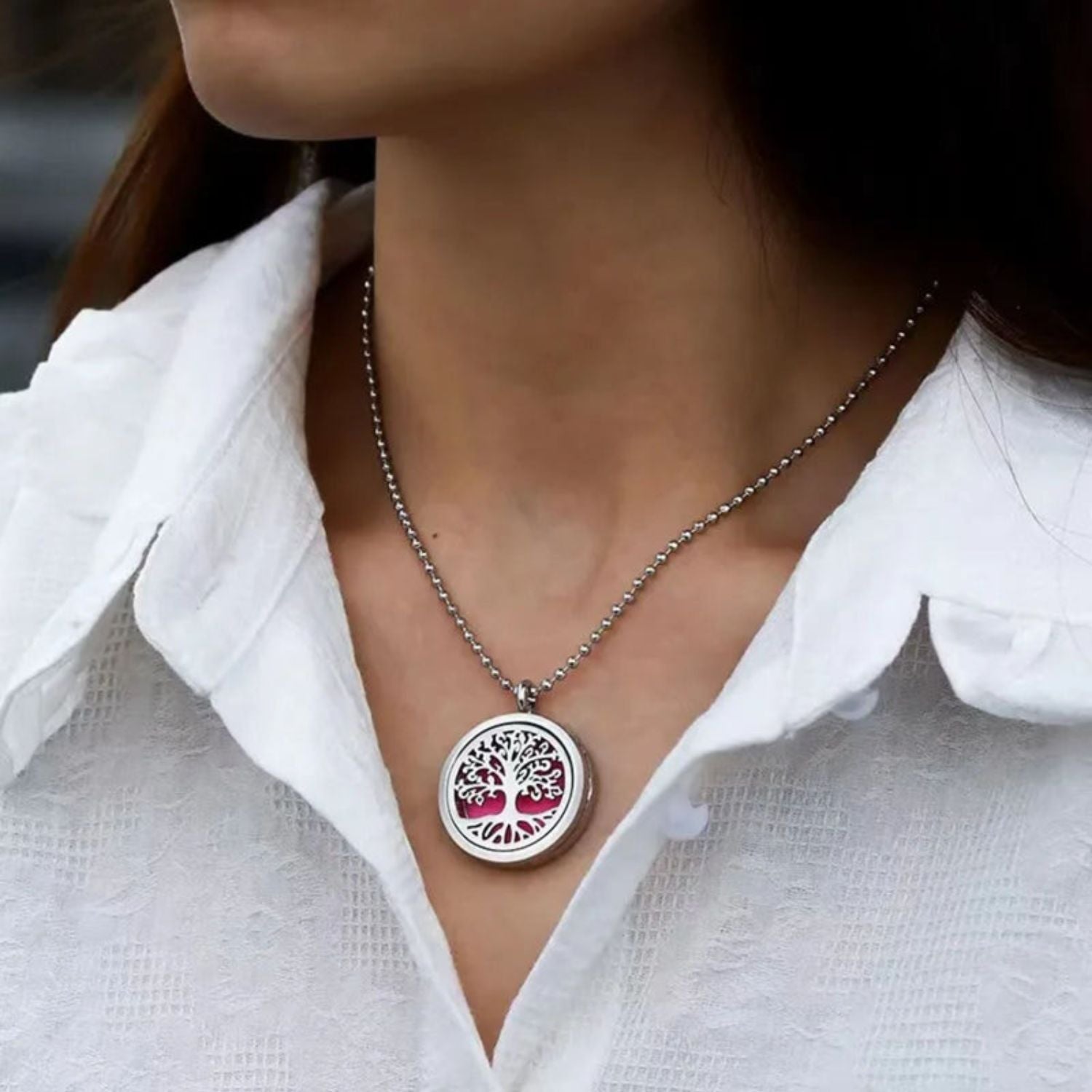 besdodo-love-me-pendentif-aromath-rapie-arbre-de-vie-huiles image 1